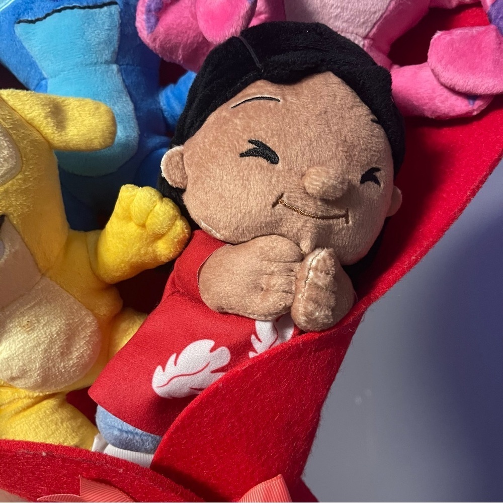 Disney Stitch & Friends Plush Valentine Day Gift Bouquet - Picture 8 of 15